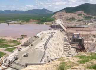 Ethiopia continues with huge hydro dam amid Egypt warning