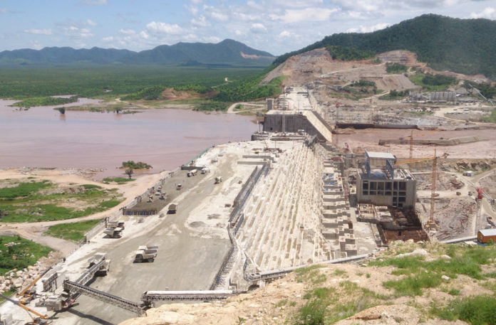 Ethiopia continues with huge hydro dam amid Egypt warning