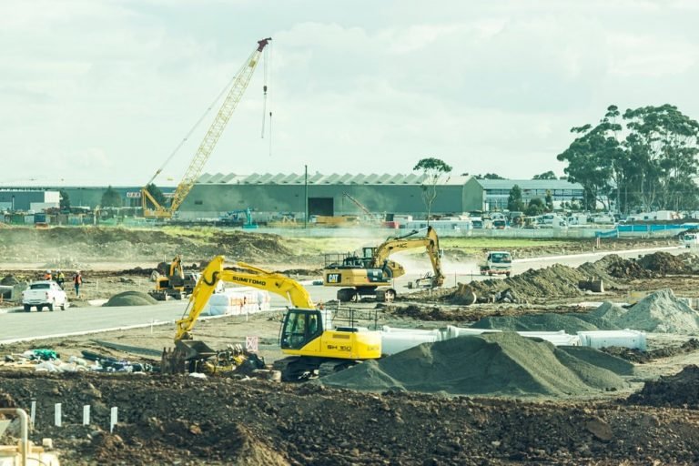 5 types of heavy equipment every contractor needs