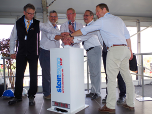 Joint strength – The joint opening of steinexpo with all partners by buzzer has become a tradition. This year with even more “helping hands” and new faces. Photos: gsz