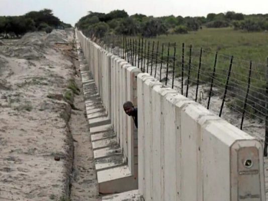 South Africa constructs wall along Mozambique border to curb theft
