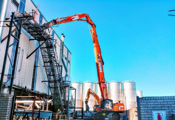 Specialised equipment ensures flexible and safe demolition projects
