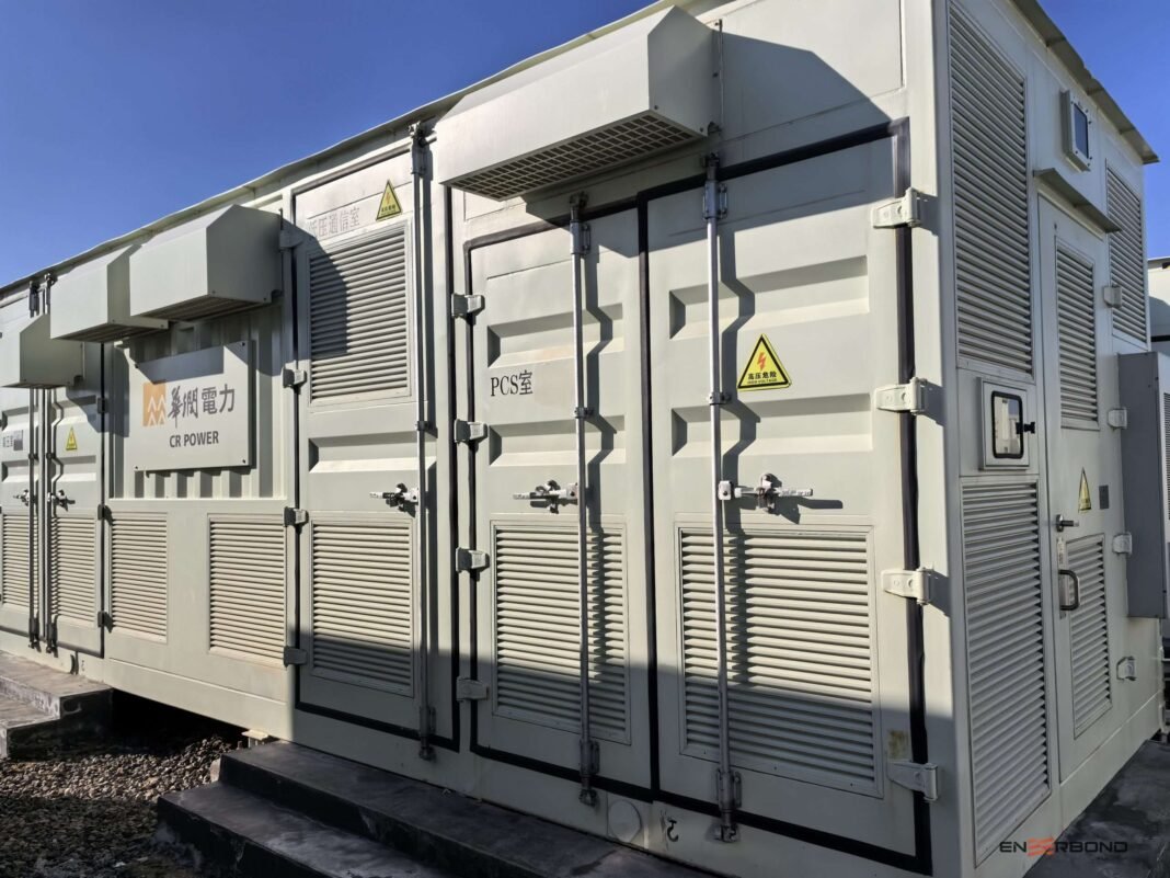 Discover how next-gen battery technologies like solid-state, sodium-ion, and flow batteries are revolutionizing solar energy storage, making solar power more reliable, scalable, and accessible.