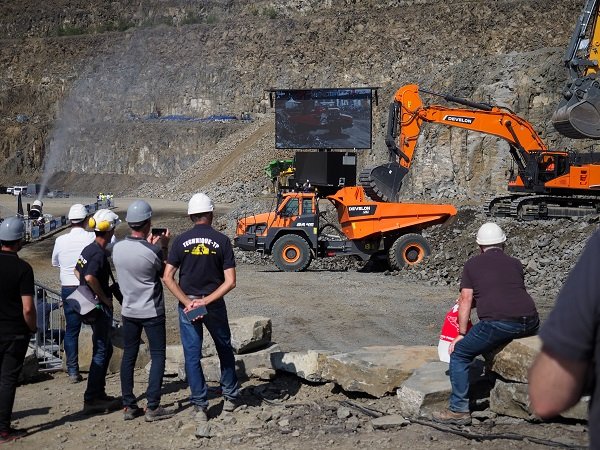 Next-Gen Excavators Heading to Steinexpo: Efficiency, Automation & Power